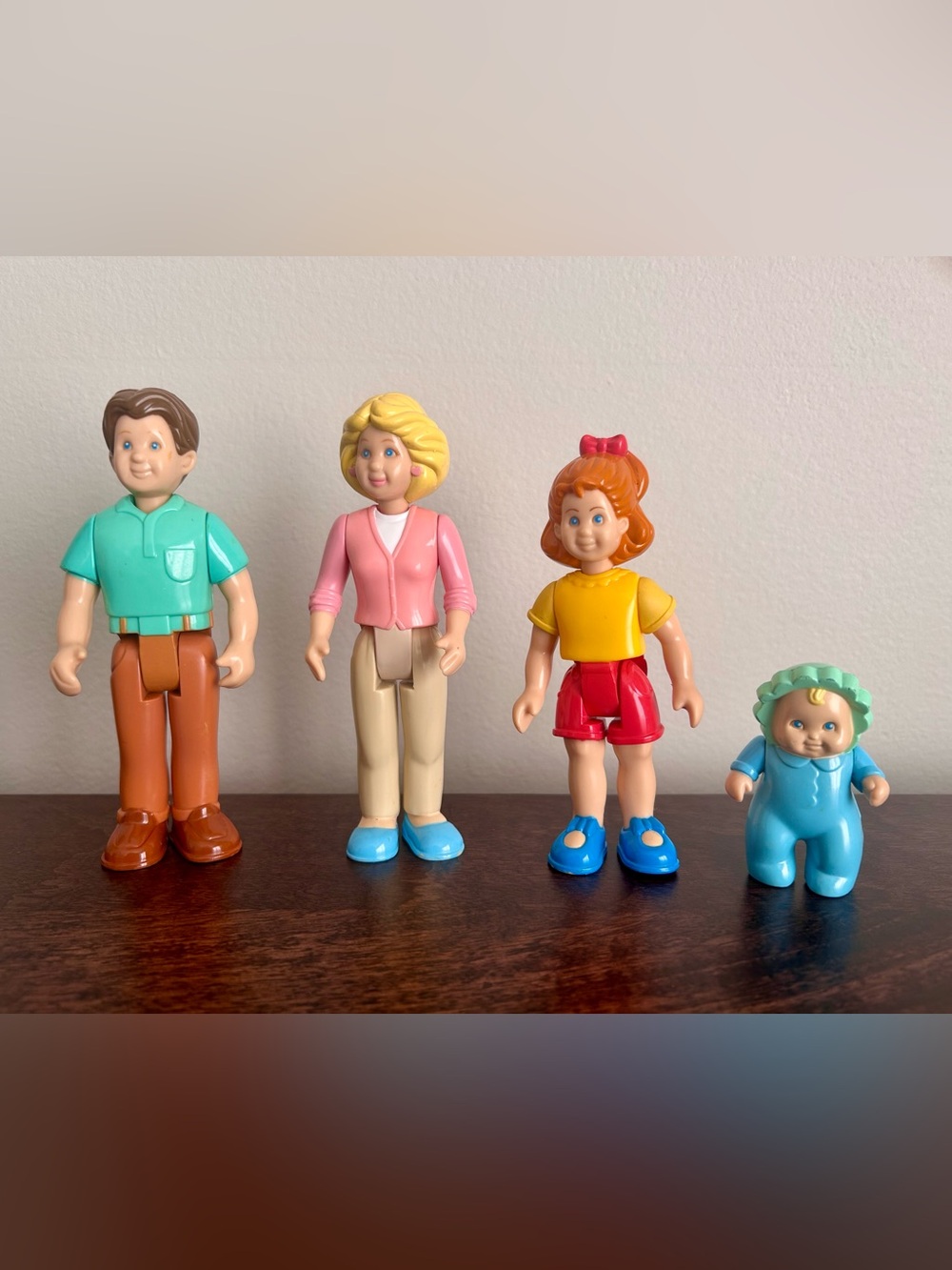 Vintage Little Tikes Grand Mansion Dollhouse figures: Dad, Mom, Daughter, Baby